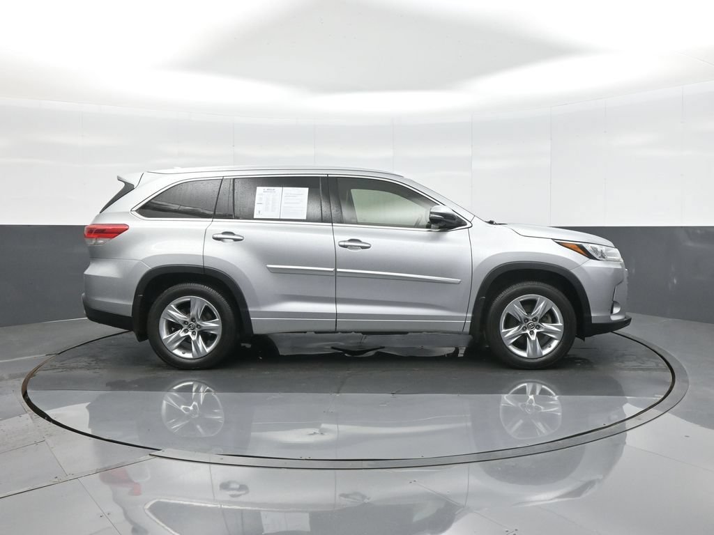 Used 2017 Toyota Highlander Limited w/ Protection Package #3 AWD/4WD image 8