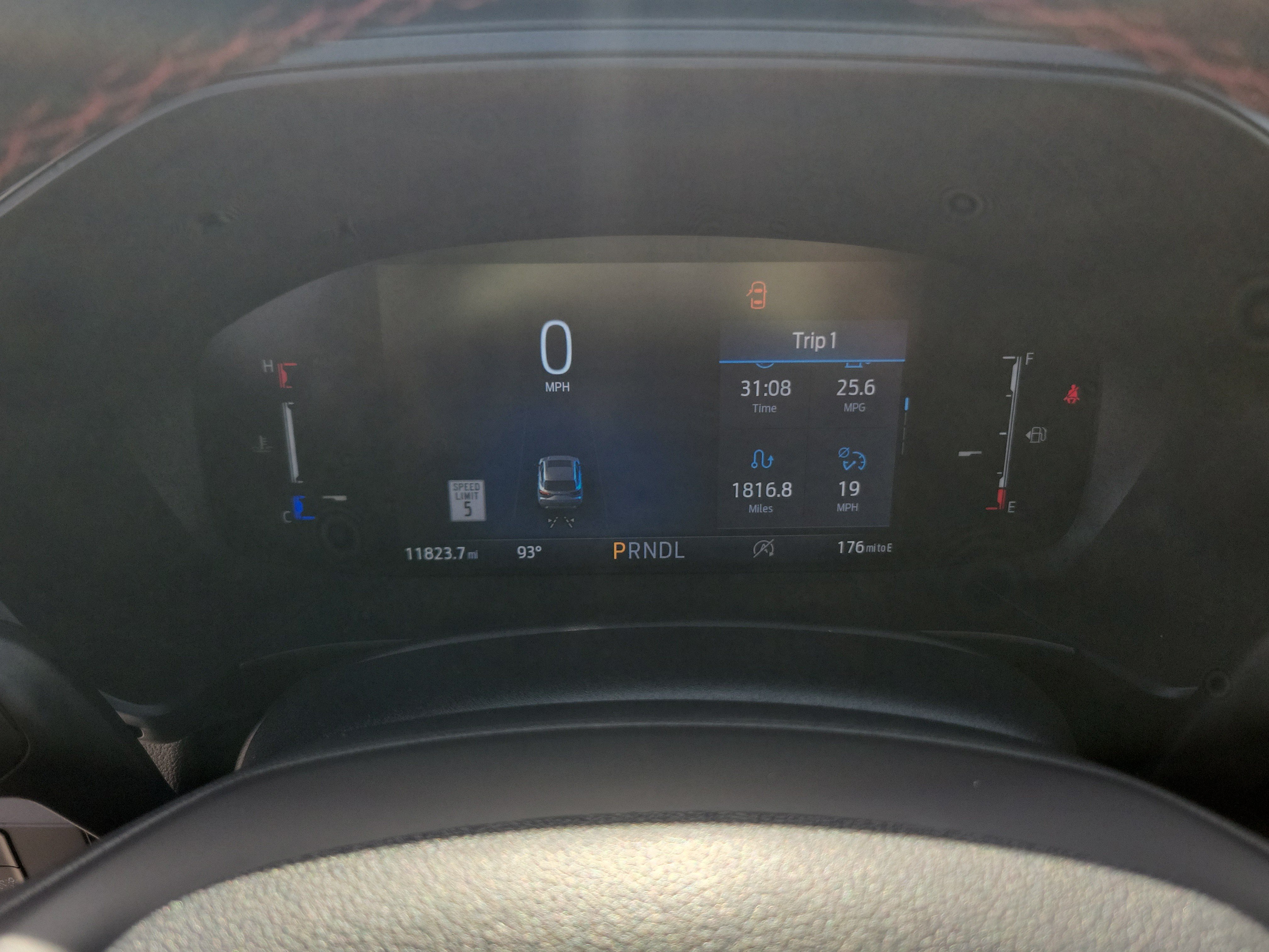 Used 2025 Ford Escape ST-Line w/ Tech Pack #1 FWD image 33