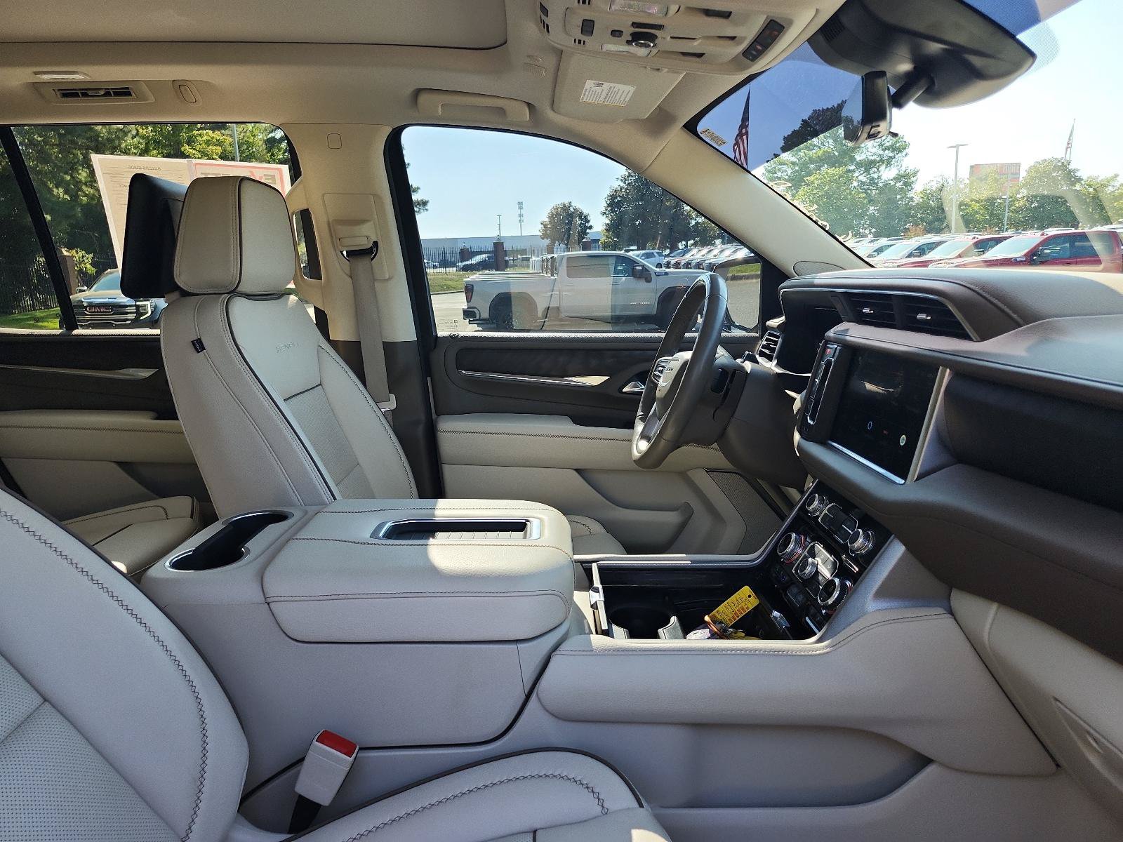 Certified 2023 GMC Yukon Denali w/ Denali Reserve Package AWD/4WD image 7