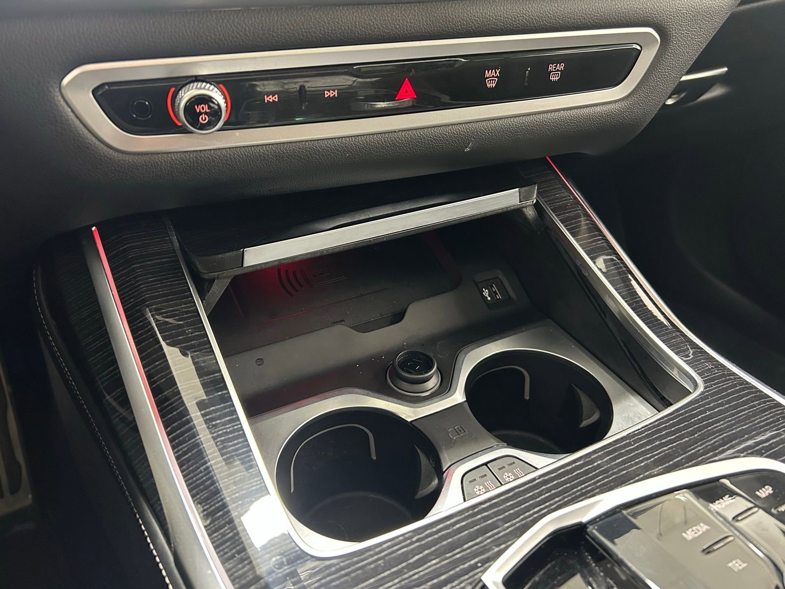 Used 2025 BMW X7 M60i w/ Executive Package image 20