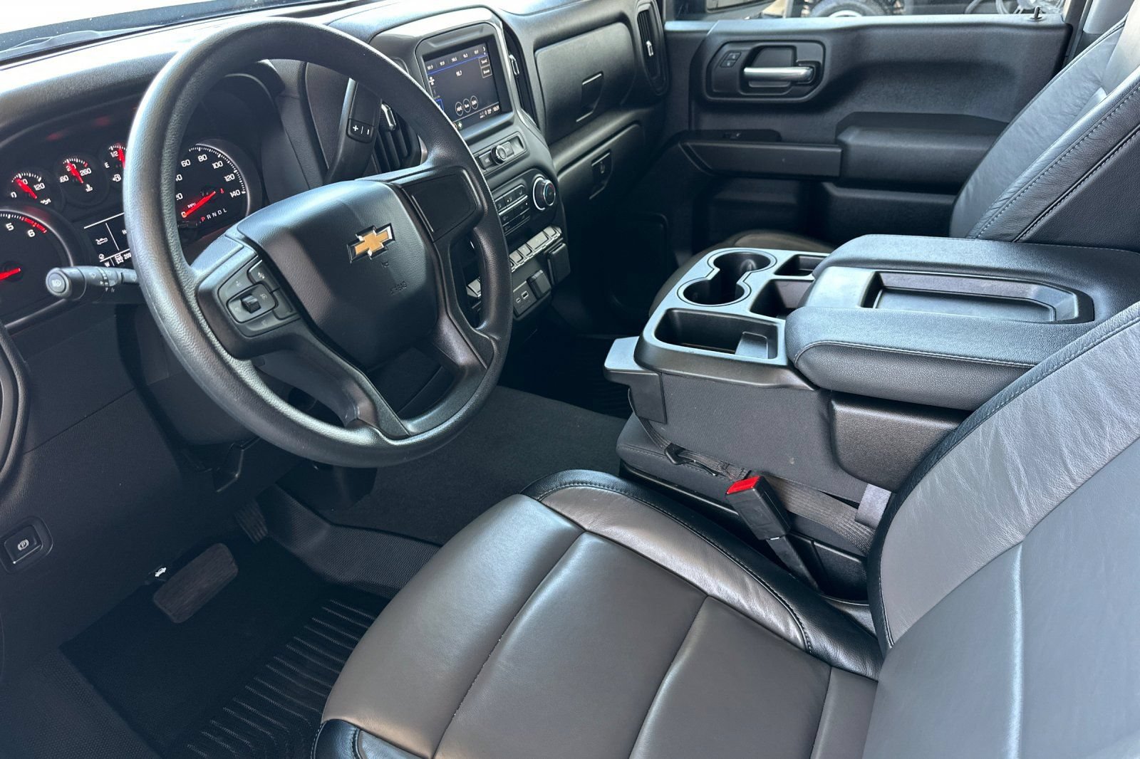 Certified 2024 Chevrolet Silverado 2500 Custom w/ Custom Value Package AWD/4WD image 10