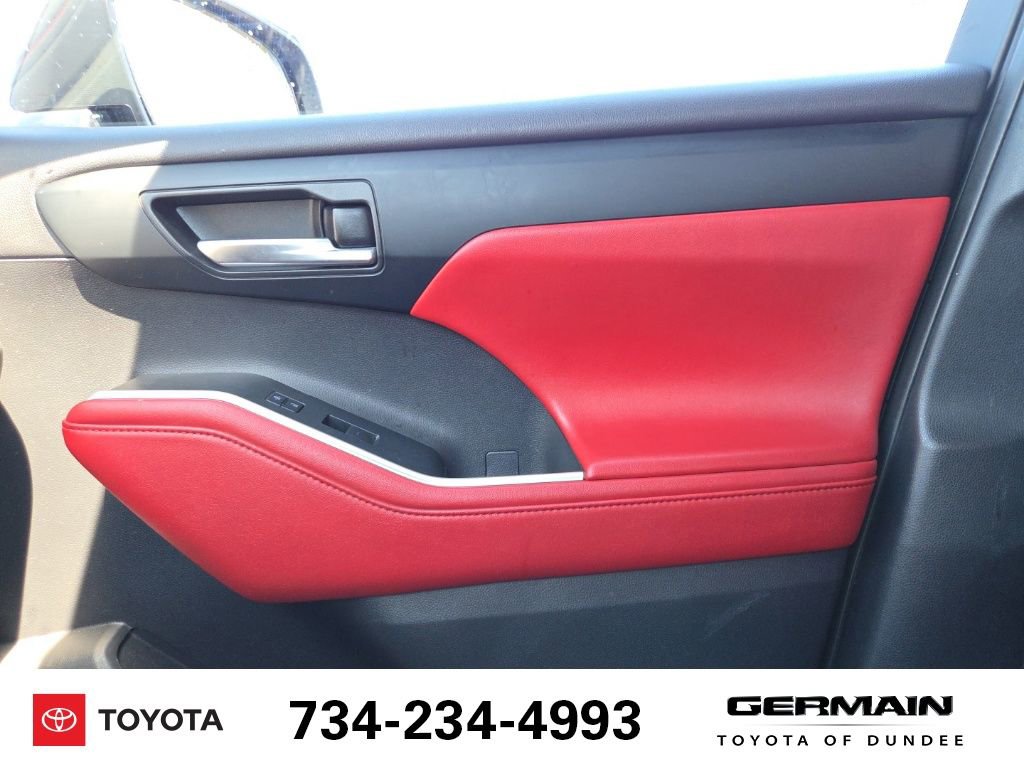 Used 2021 Toyota Highlander XSE AWD/4WD image 27