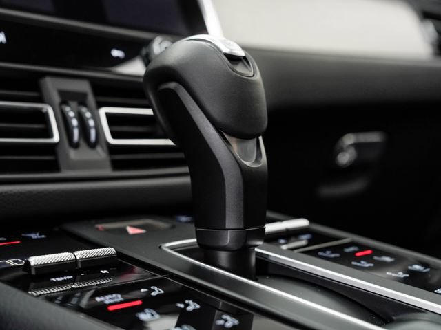 Certified 2026 Porsche Macan AWD/4WD image 24
