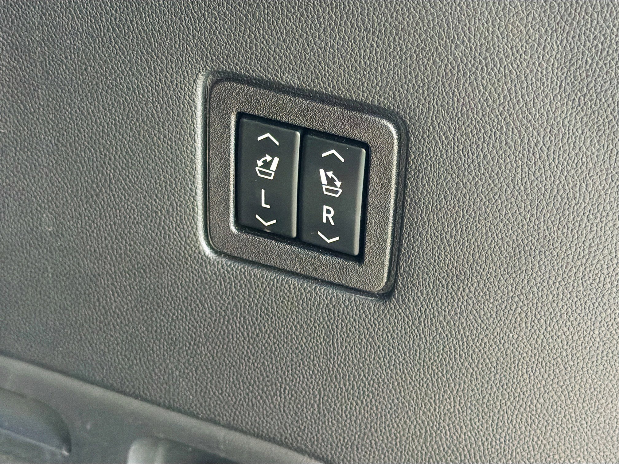 Used 2023 Chevrolet Traverse High Country image 14