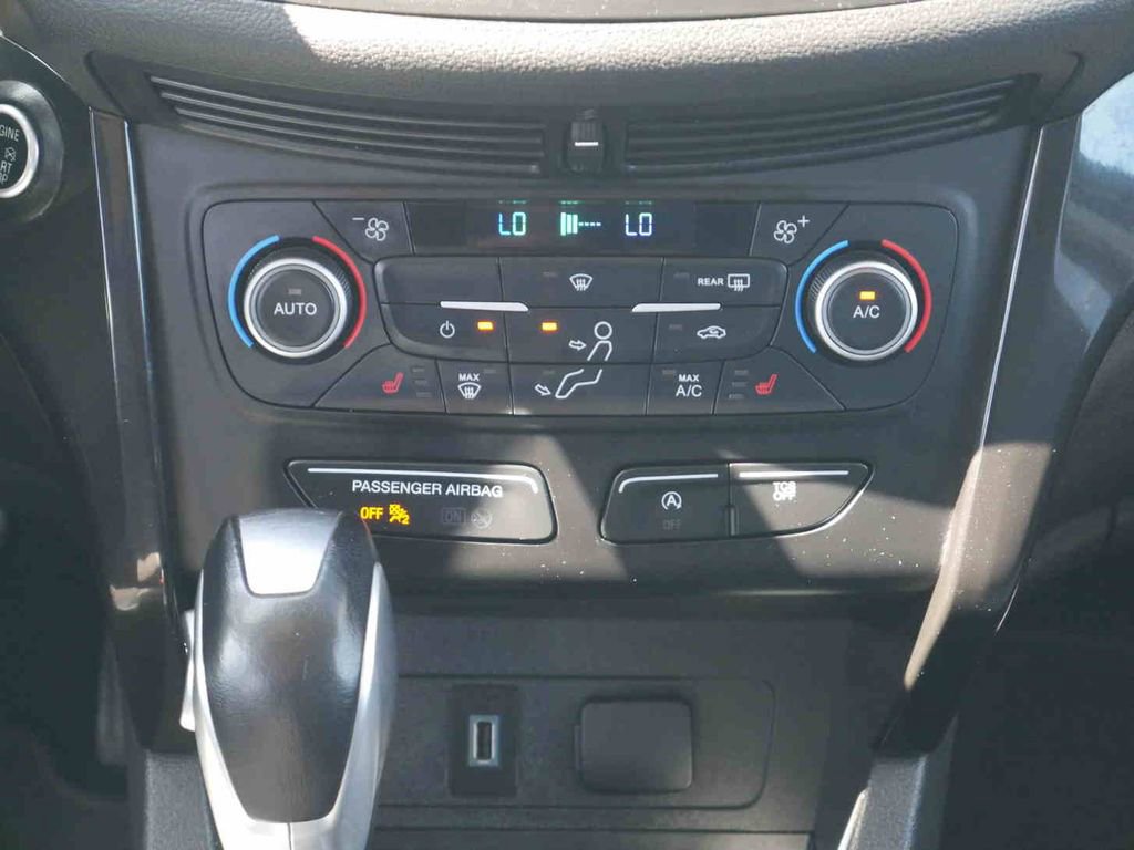 Used 2019 Ford Escape SE image 8