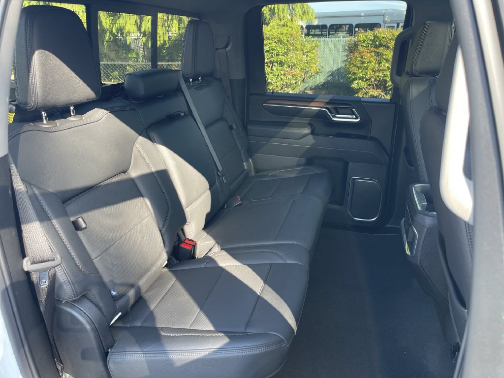 Used 2025 GMC Sierra 3500 Denali w/ Technology Package AWD/4WD image 28