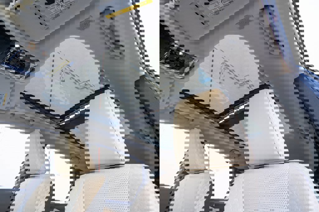 New 2026 Lexus RX 450h Luxury image 15