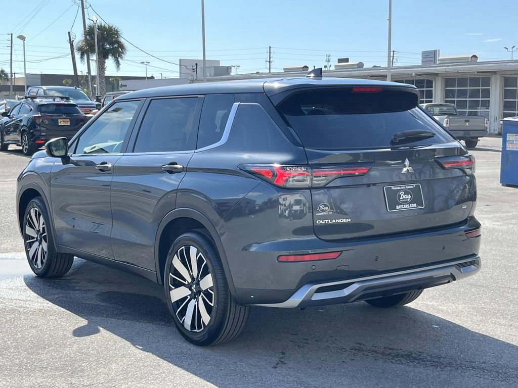 New 2026 Mitsubishi Outlander SE FWD image 3