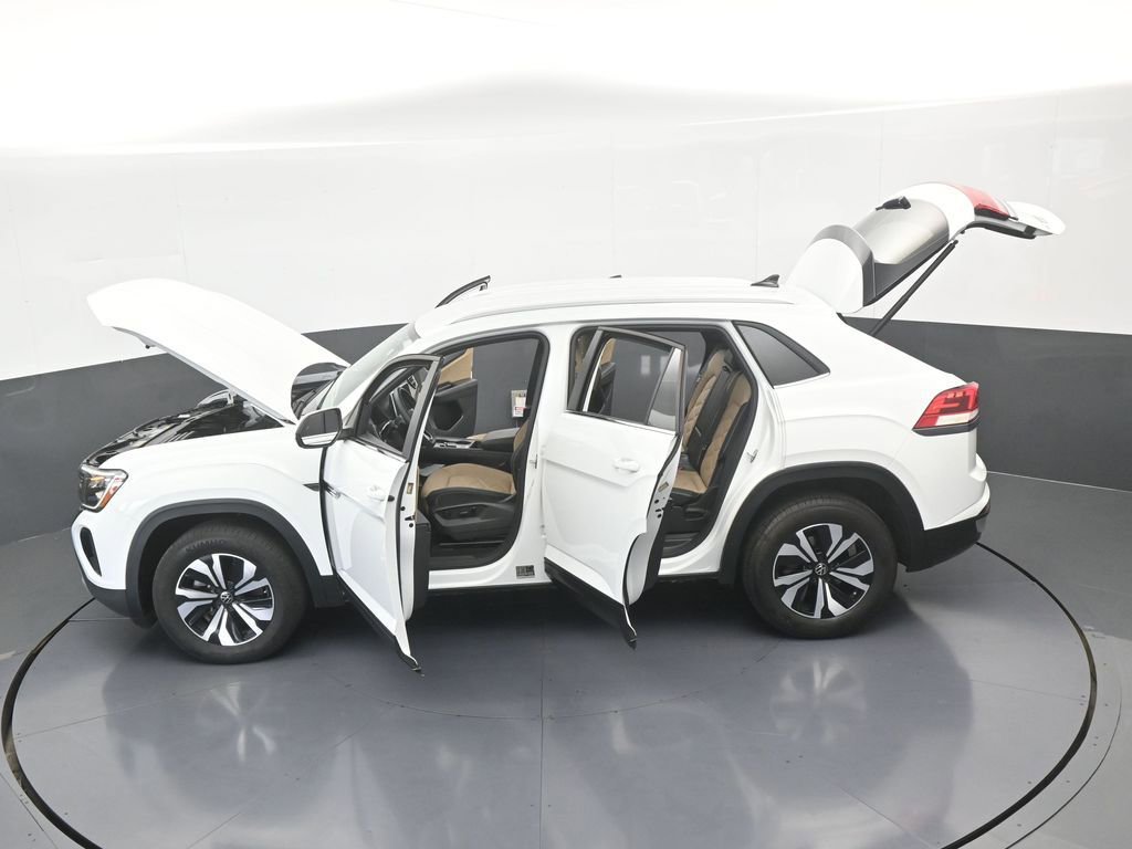 Used 2024 Volkswagen Atlas Cross Sport SE image 63