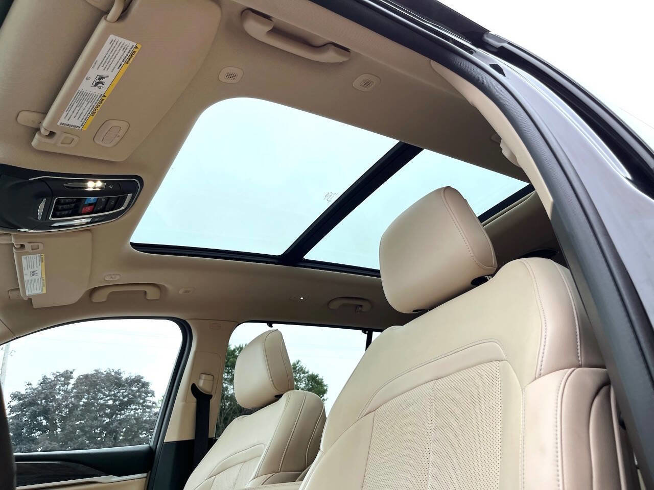 Used 2022 Jeep Grand Cherokee L Limited w/ Luxury Tech Group II image 15