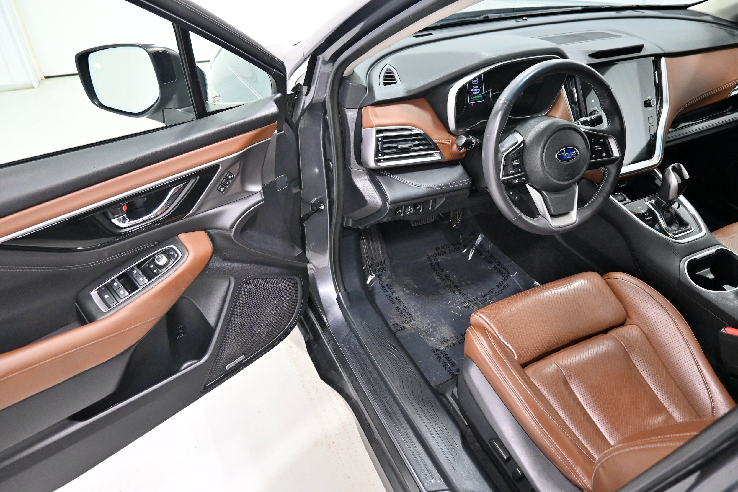 Used 2020 Subaru Outback Touring XT AWD/4WD image 4
