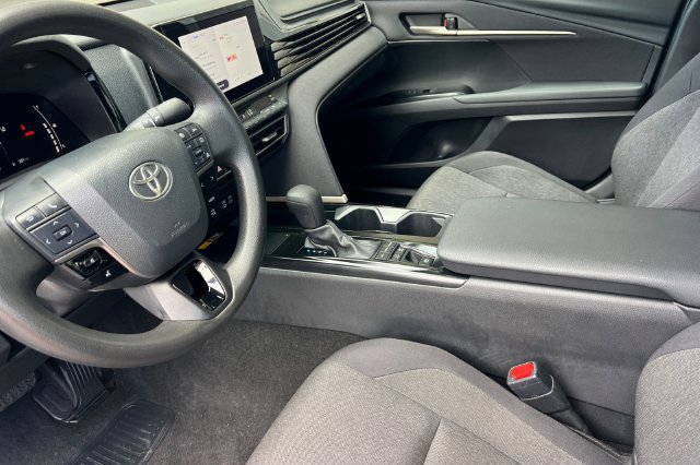 Used 2025 Toyota Camry LE FWD image 10