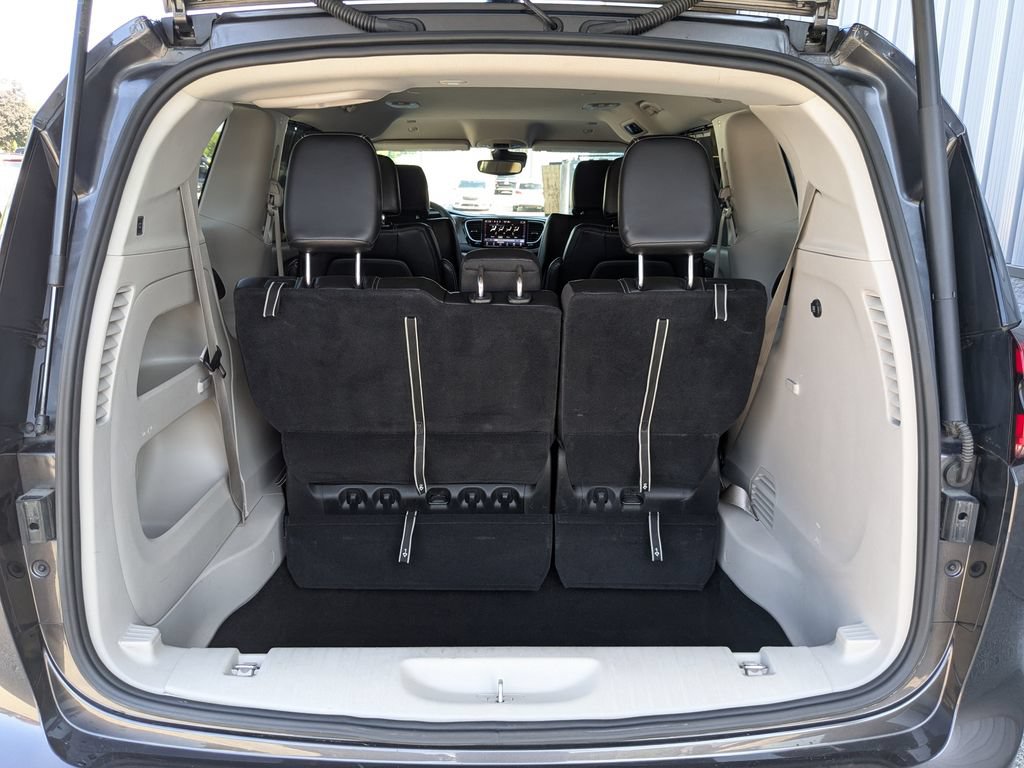 Used 2024 Chrysler Pacifica Touring-L FWD image 28