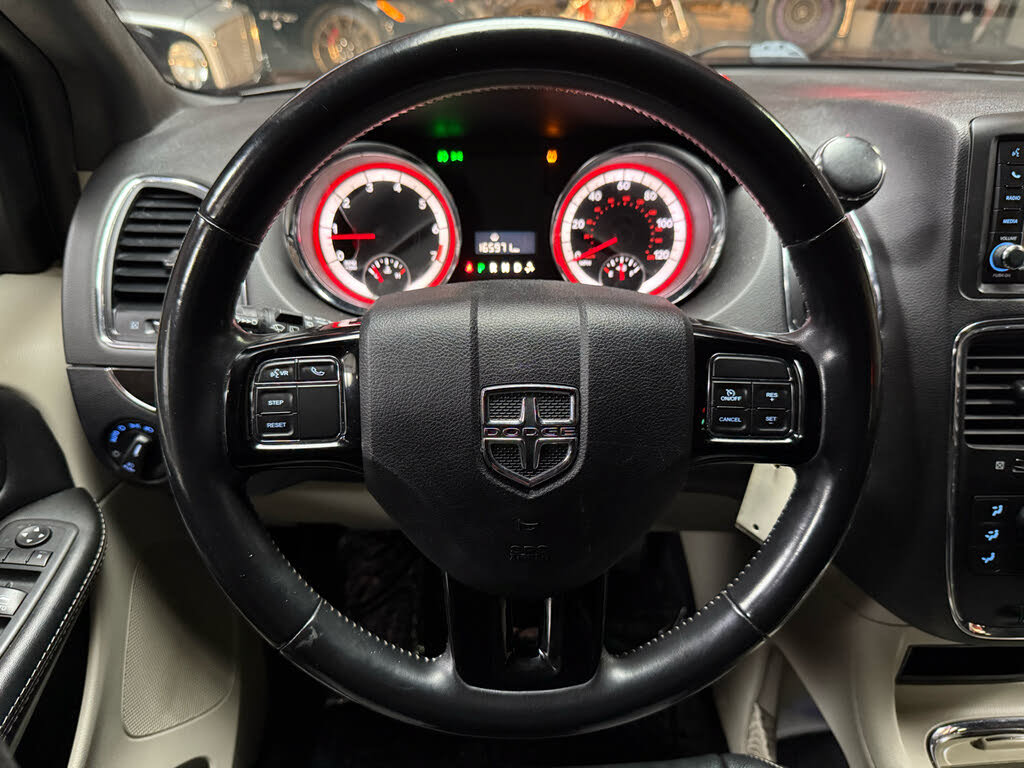 Used 2018 Dodge Grand Caravan SXT FWD image 12