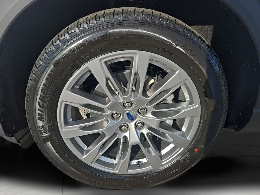 New 2026 Ford Explorer Platinum RWD image 9