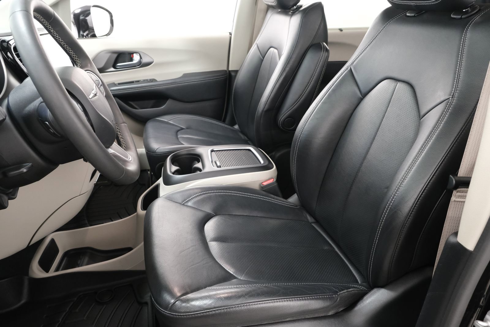Used 2022 Chrysler Pacifica Touring-L FWD image 29