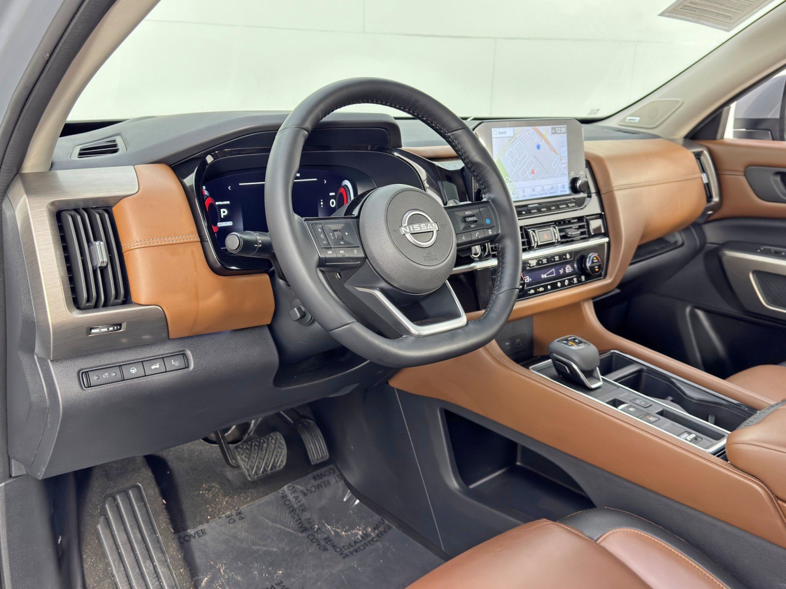 Used 2023 Nissan Pathfinder Platinum image 12