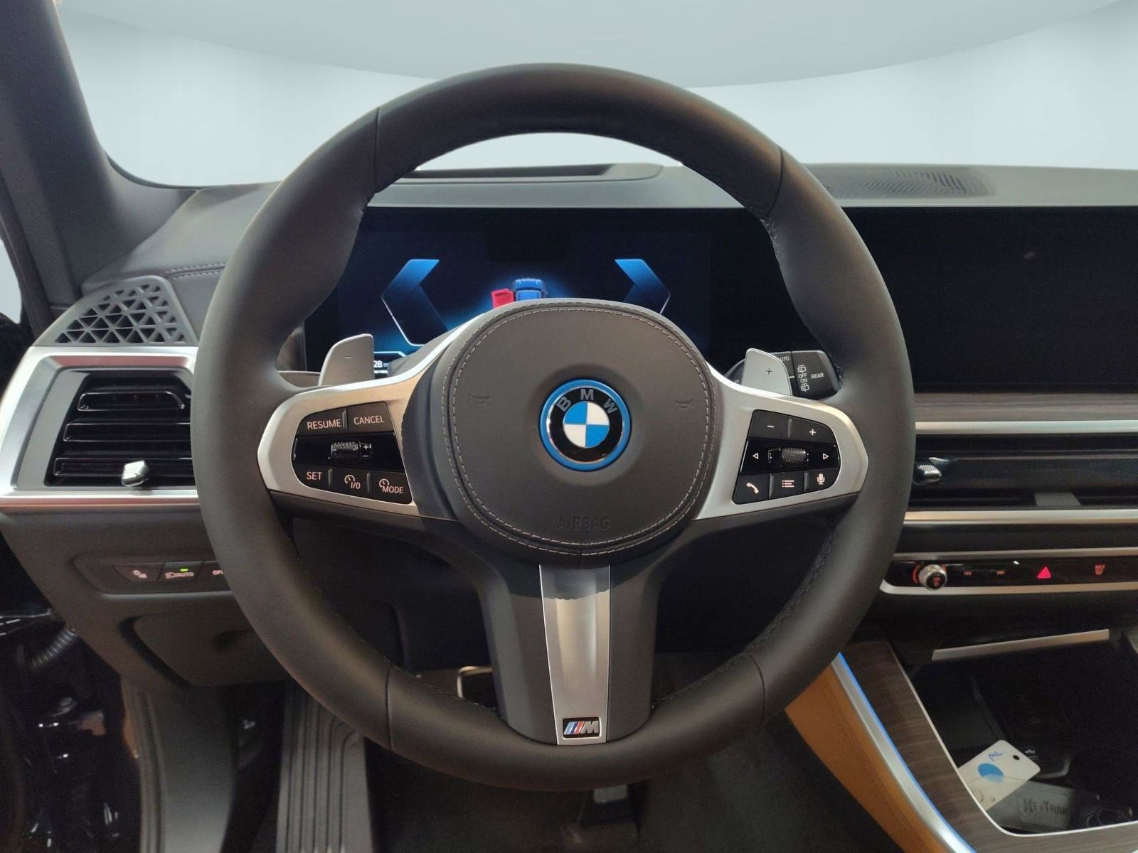 Used 2026 BMW X5 xDrive50e w/ M Sport Package image 15