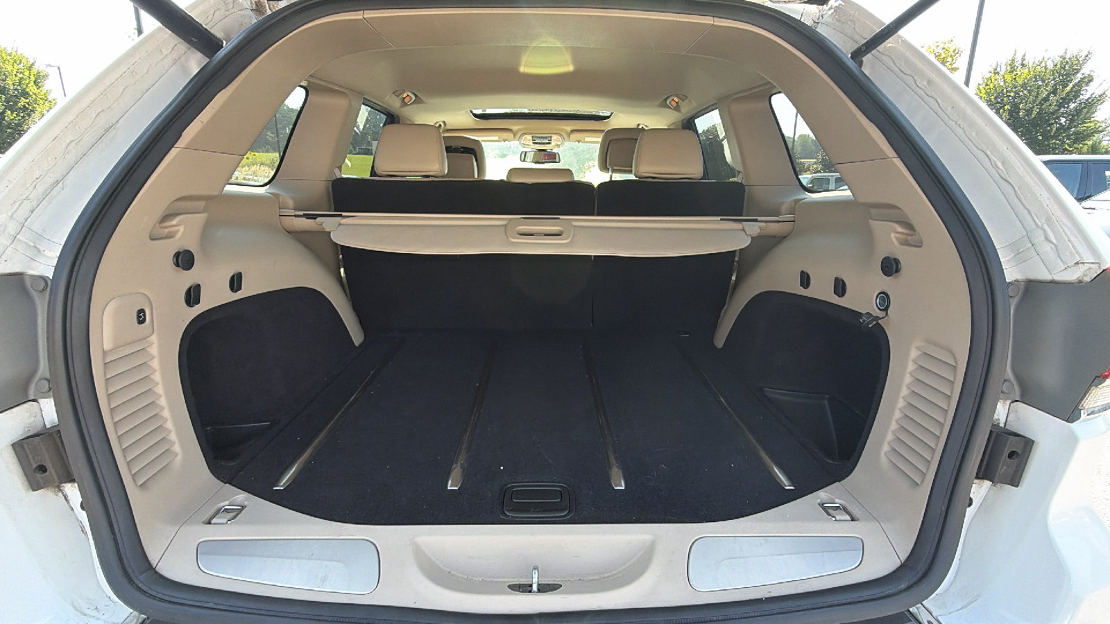 Used 2015 Jeep Grand Cherokee Limited RWD image 13