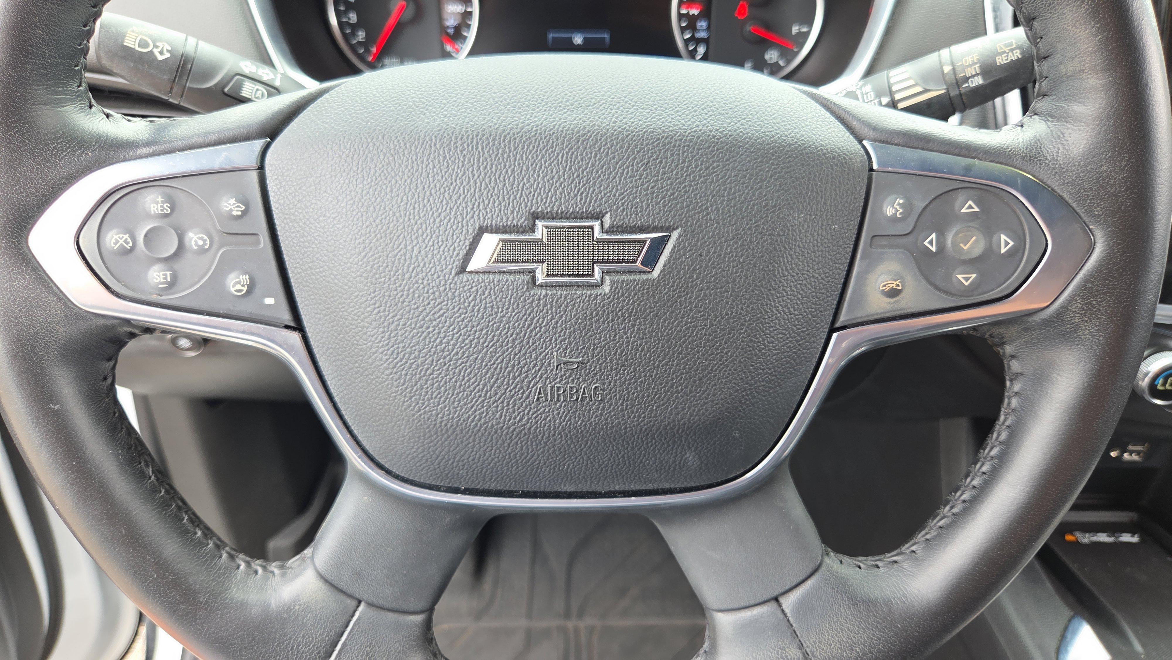 Used 2022 Chevrolet Traverse Premier w/ Redline Edition FWD image 24