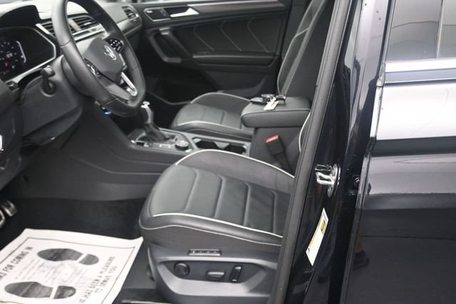 Used 2024 Volkswagen Tiguan SEL R-Line AWD/4WD image 15