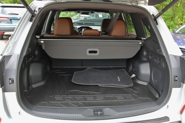 Certified 2025 Subaru Forester Touring AWD/4WD image 38
