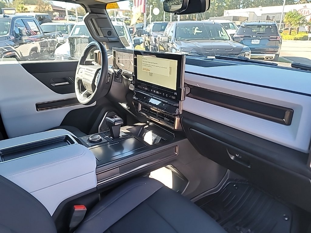 Used 2025 GMC Hummer EV 2X w/ LPO, Dark Essentials Package AWD/4WD image 10