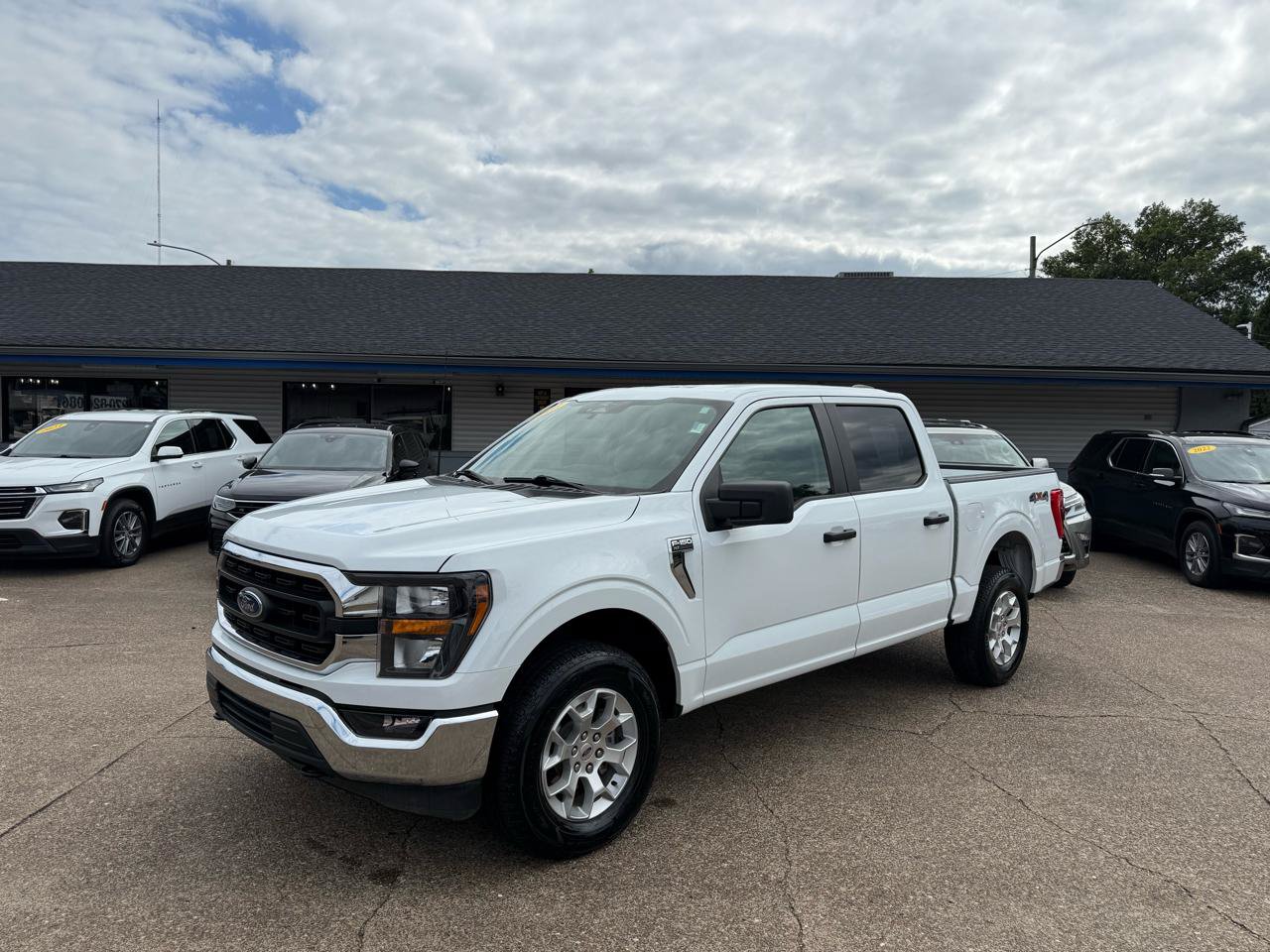 Used 2023 Ford F150 XLT AWD/4WD image 3