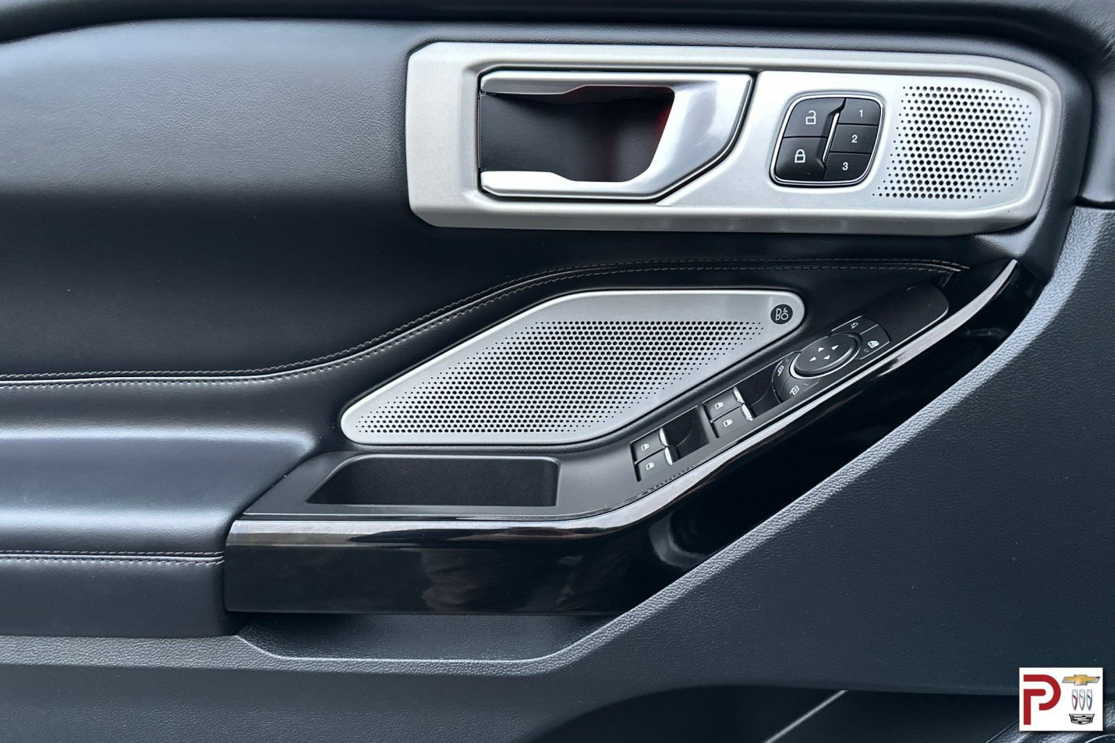 Used 2022 Ford Explorer Platinum w/ Equipment Group 601A image 12