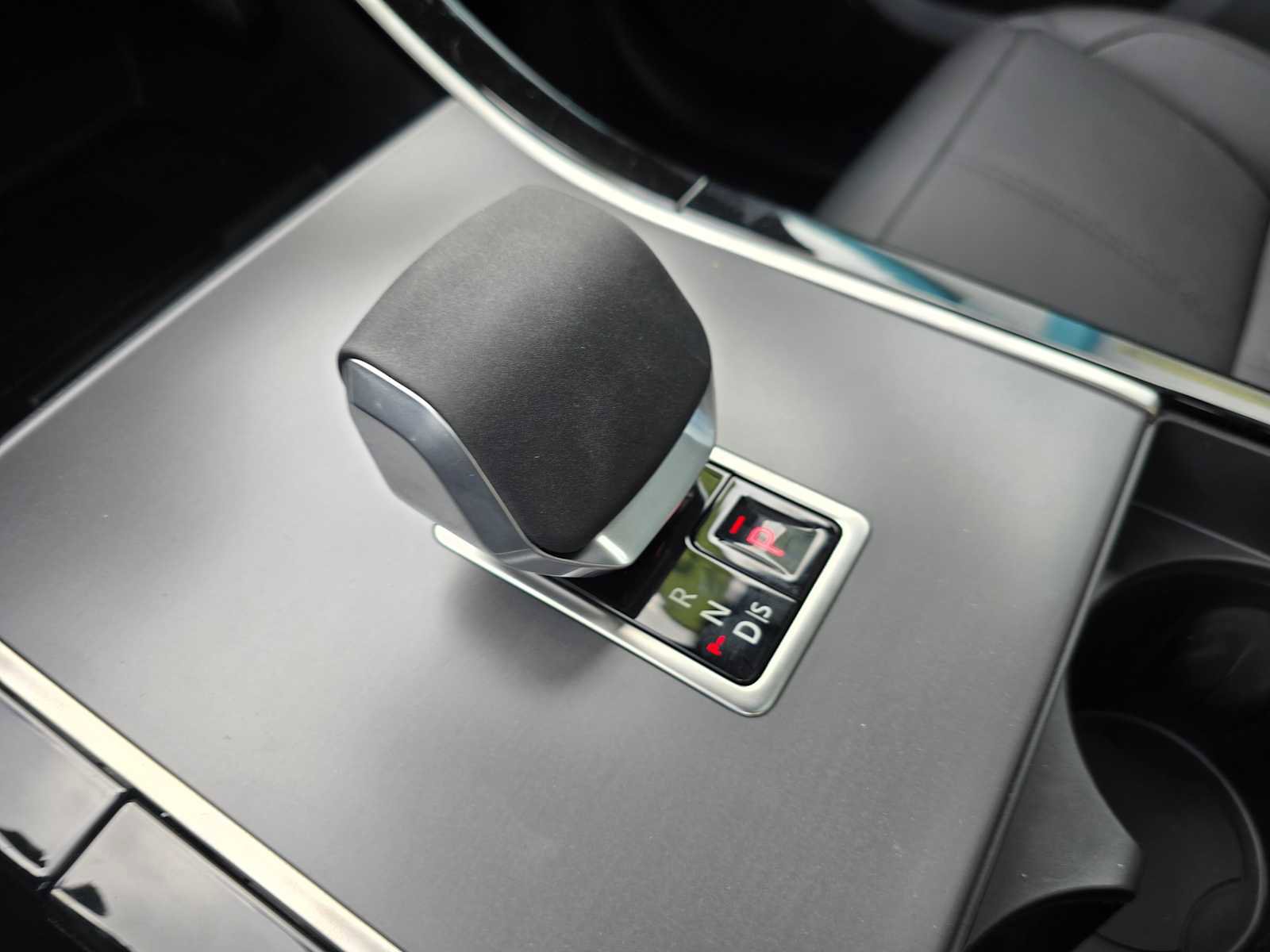 Used 2026 Land Rover Range Rover Velar S image 31