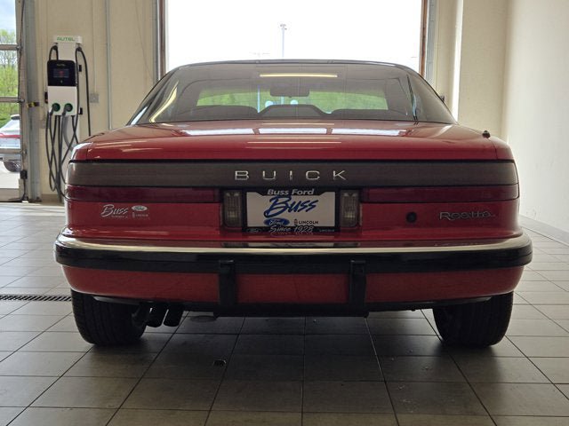 Used 1989 Buick Reatta Coupe FWD image 9