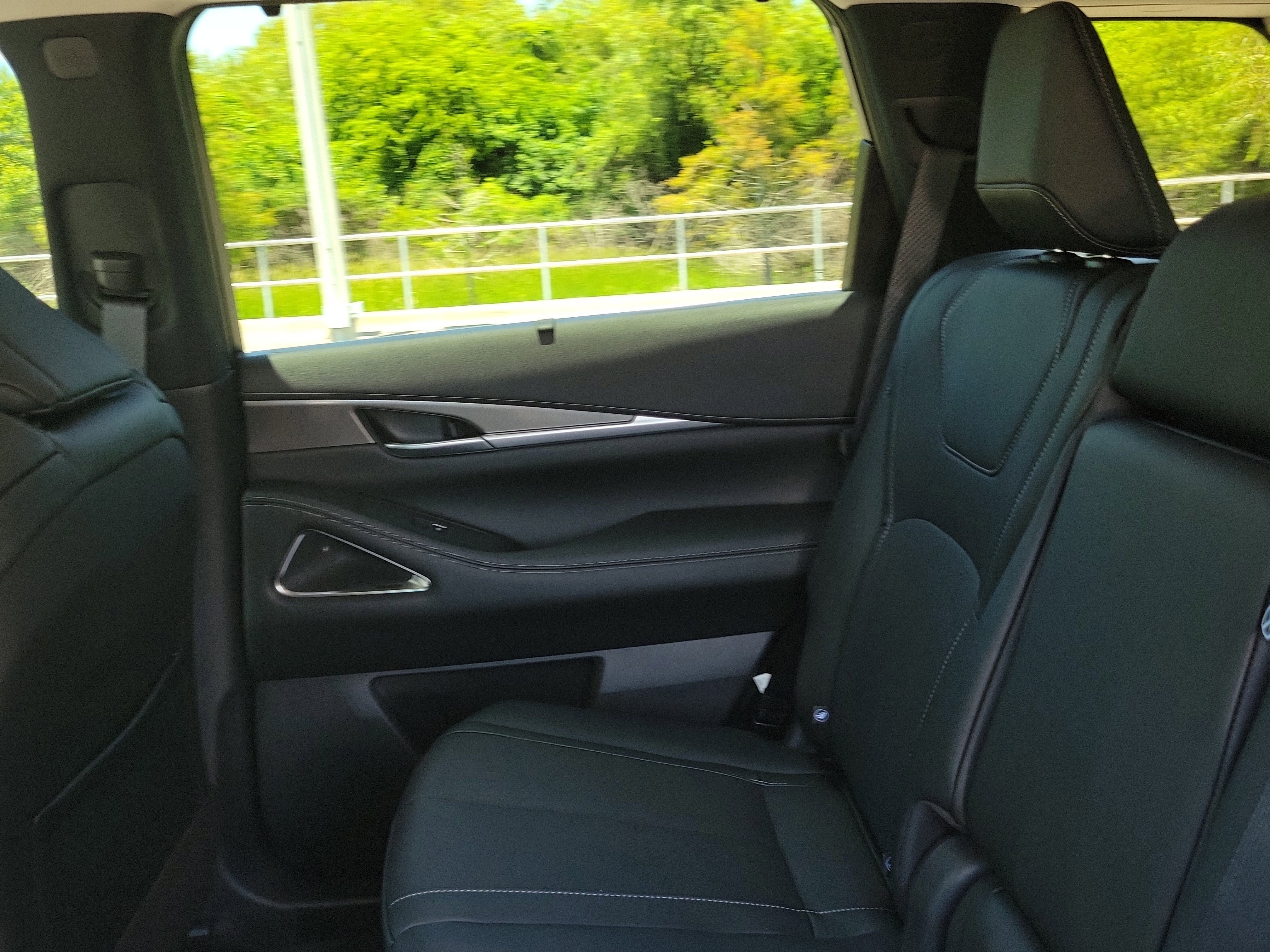Used 2026 INFINITI QX60 Luxe w/ Cargo Package FWD image 8