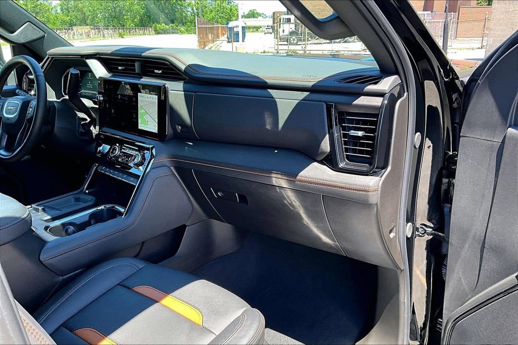 Used 2025 GMC Sierra 2500 AT4 w/ AT4 Premium Plus Package AWD/4WD image 15