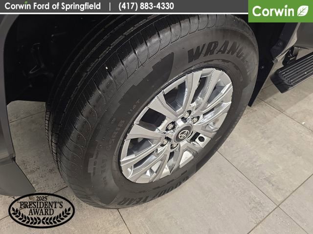 Used 2025 Toyota Tacoma Limited image 43