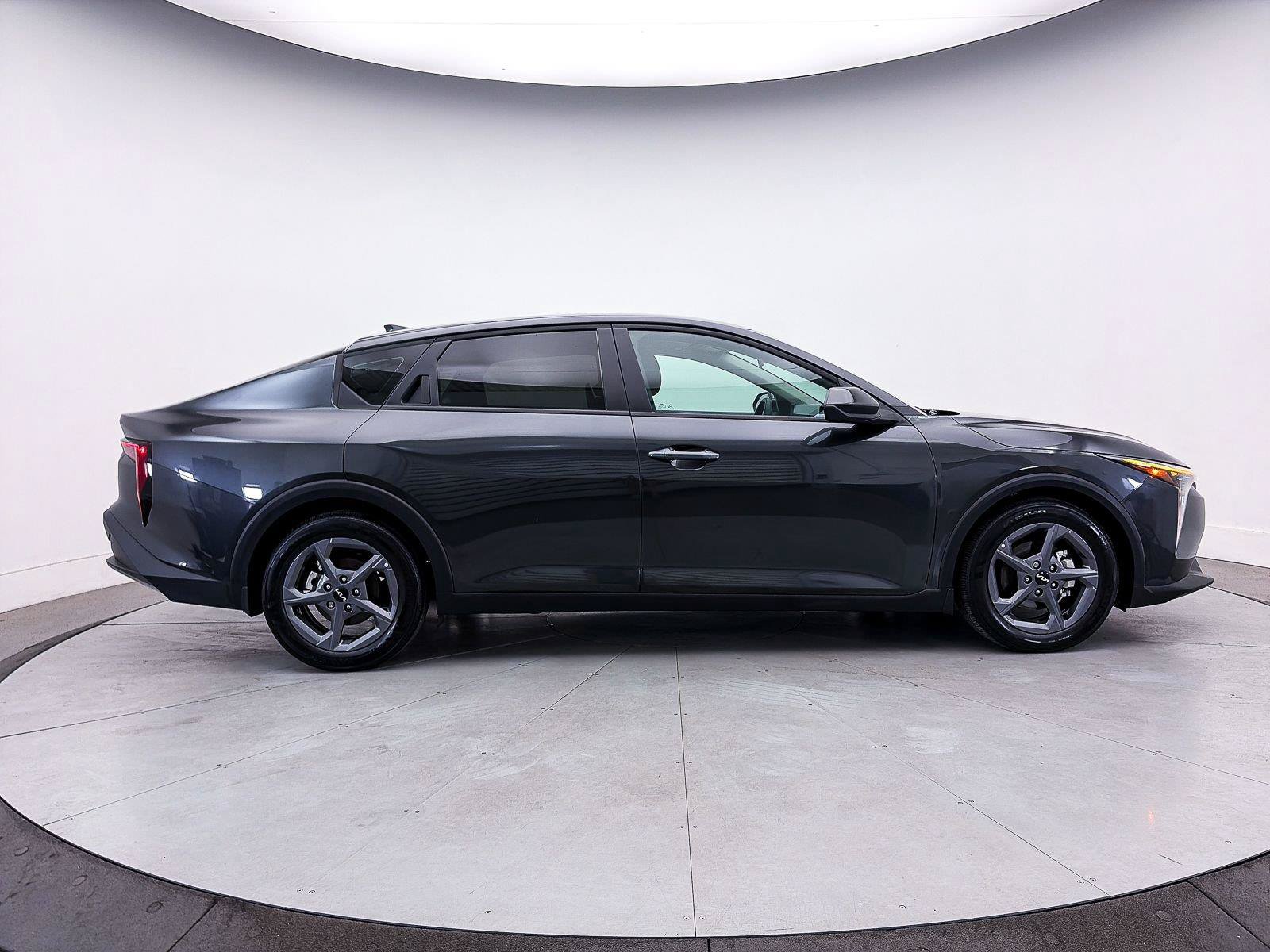 Used 2025 Kia K4 FWD image 38