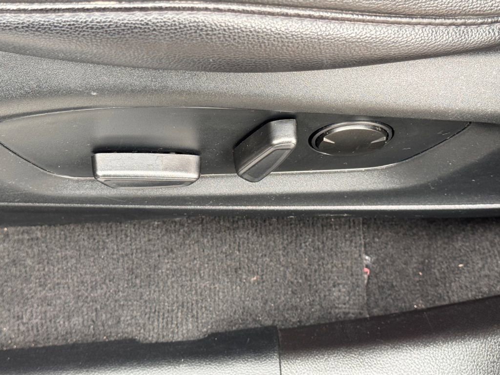 Certified 2023 Ford Explorer ST-Line w/ Class IV Trailer Tow Package image 19