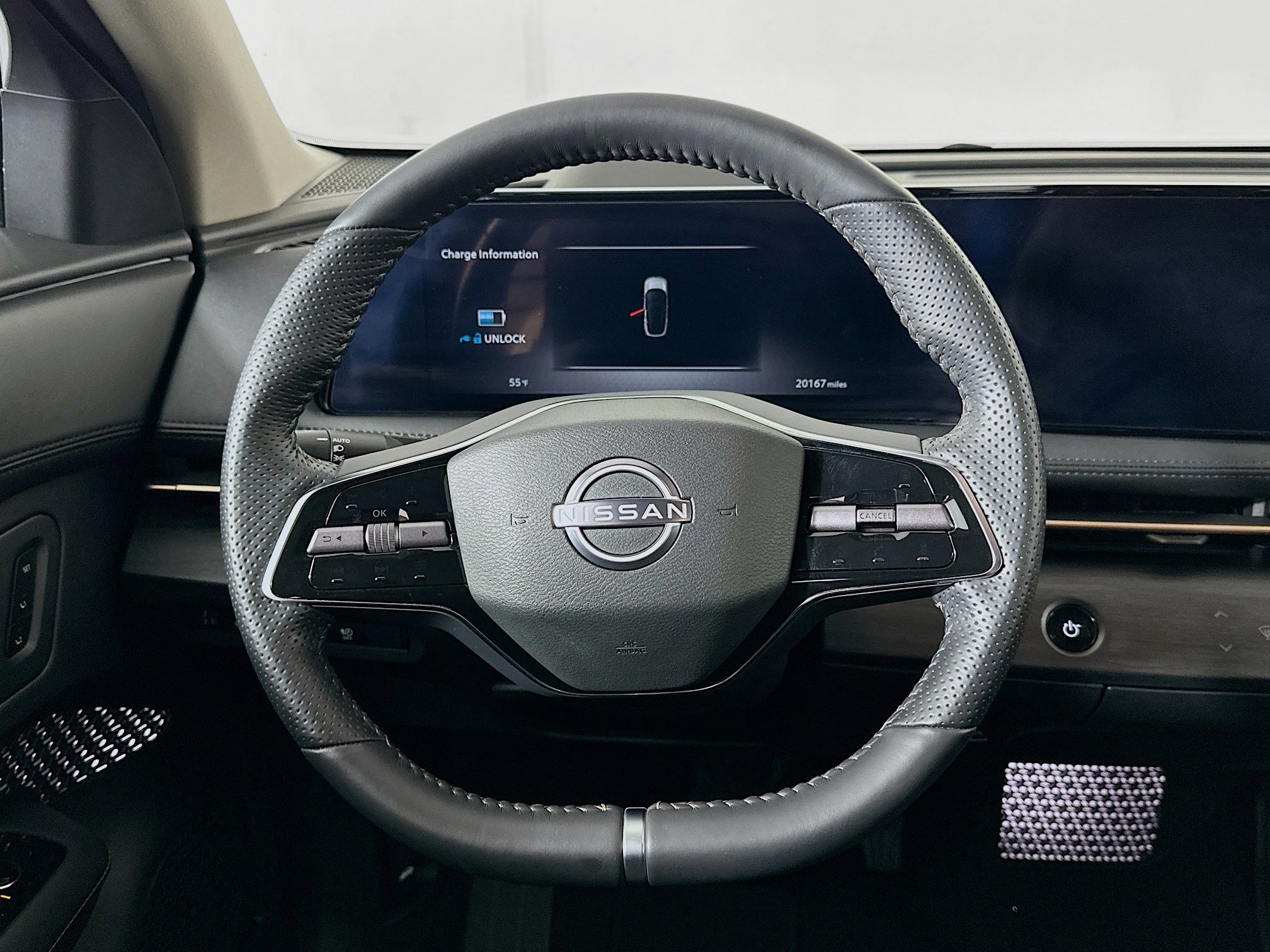 Used 2023 Nissan Ariya AWD image 18