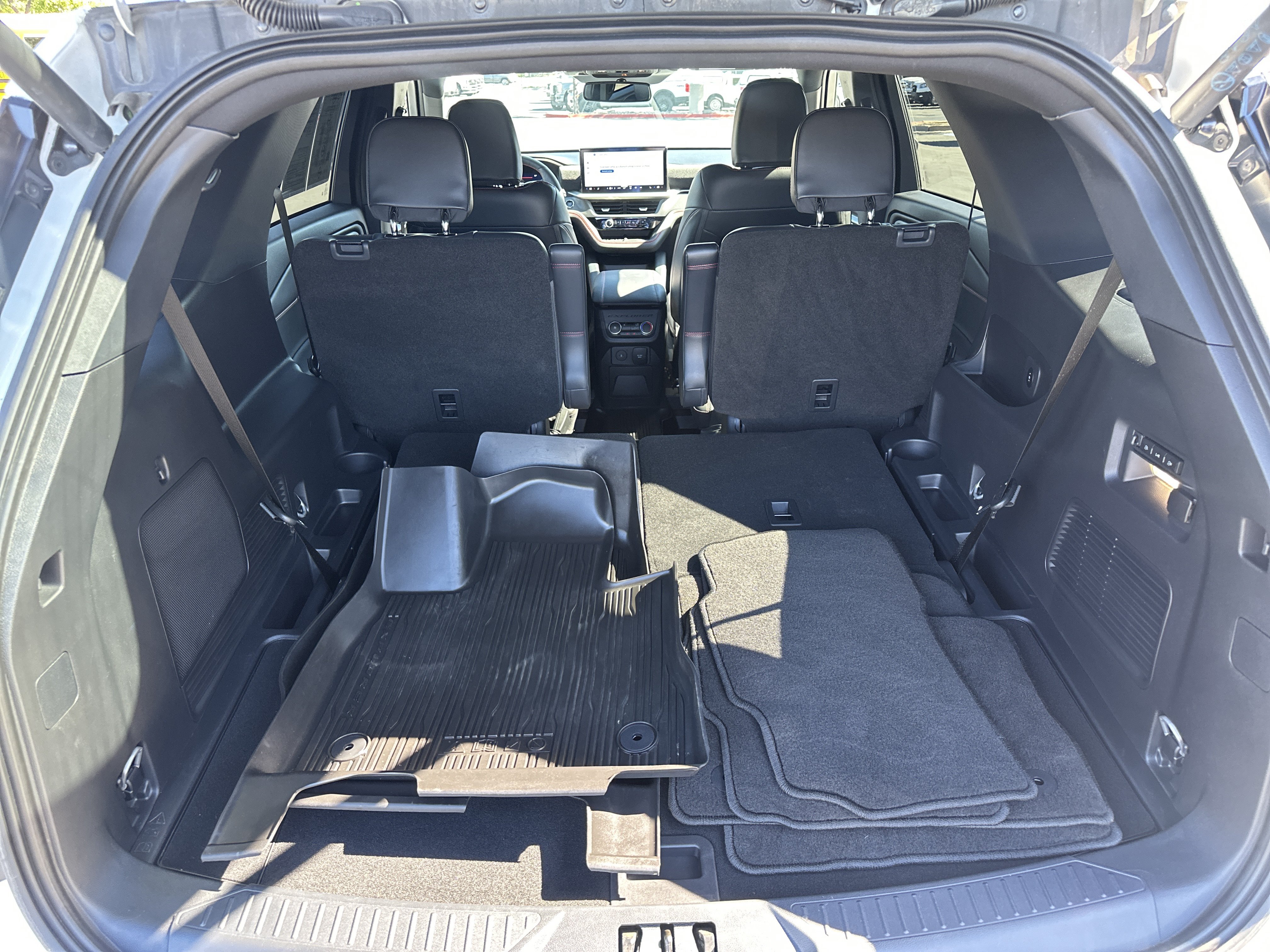 Used 2025 Ford Explorer ST w/ Sun And Sound Package AWD/4WD image 28