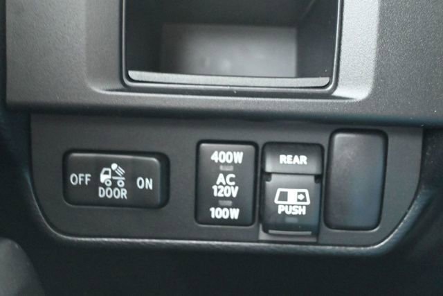 Used 2017 Toyota Tacoma TRD Sport AWD/4WD image 25