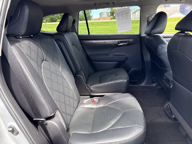 Used 2023 Toyota Highlander Platinum AWD/4WD image 14