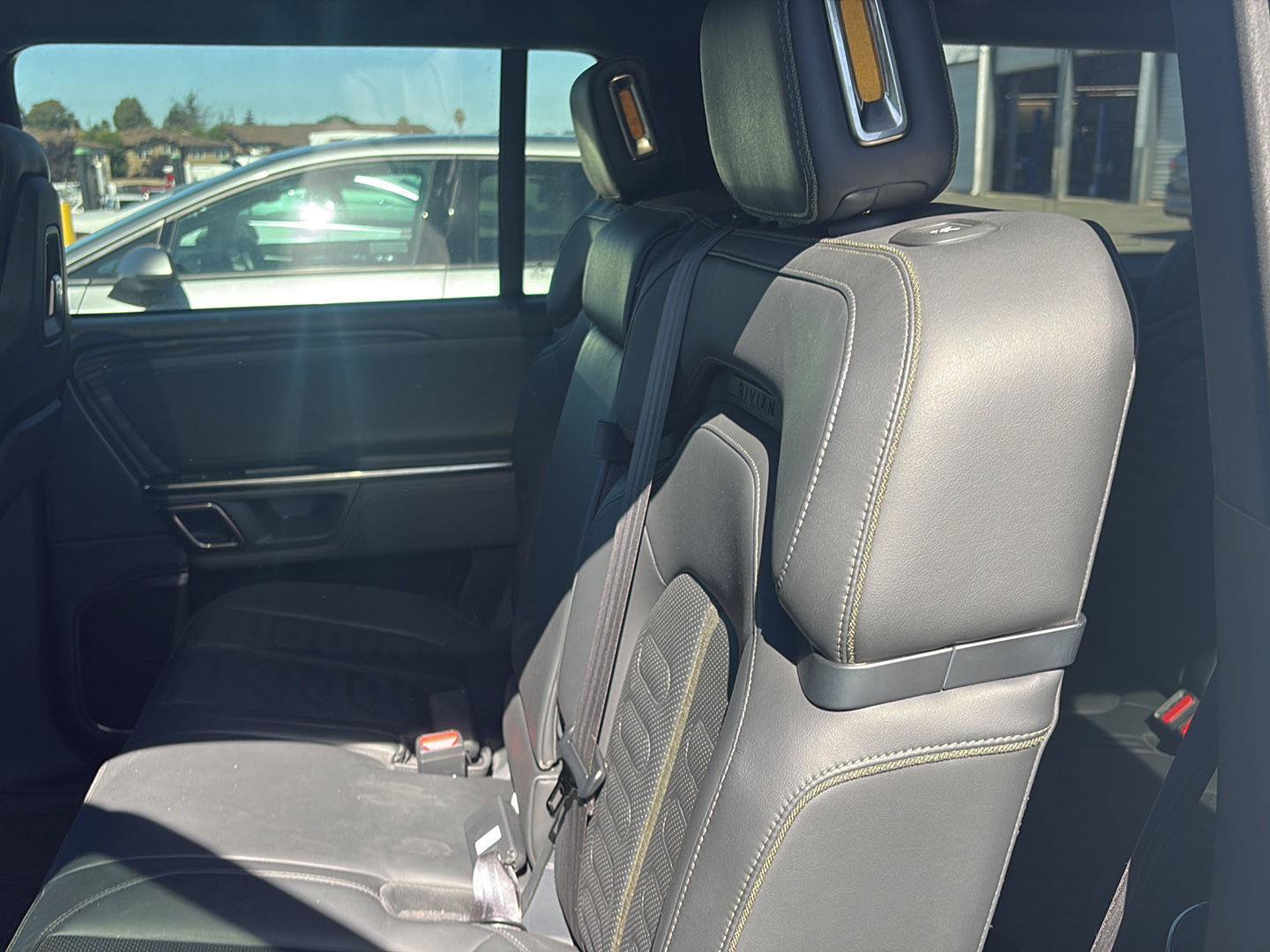 Used 2022 Rivian R1S Launch Edition AWD/4WD image 19