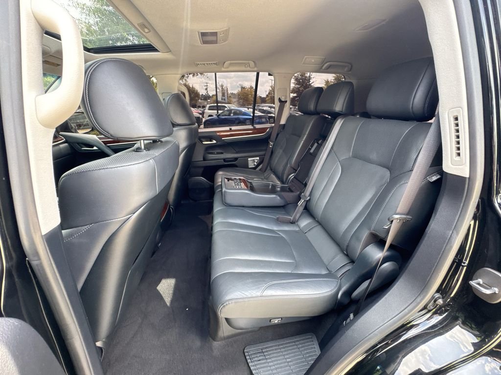Used 2021 Lexus LX 570 4WD w/ Luxury Package image 30