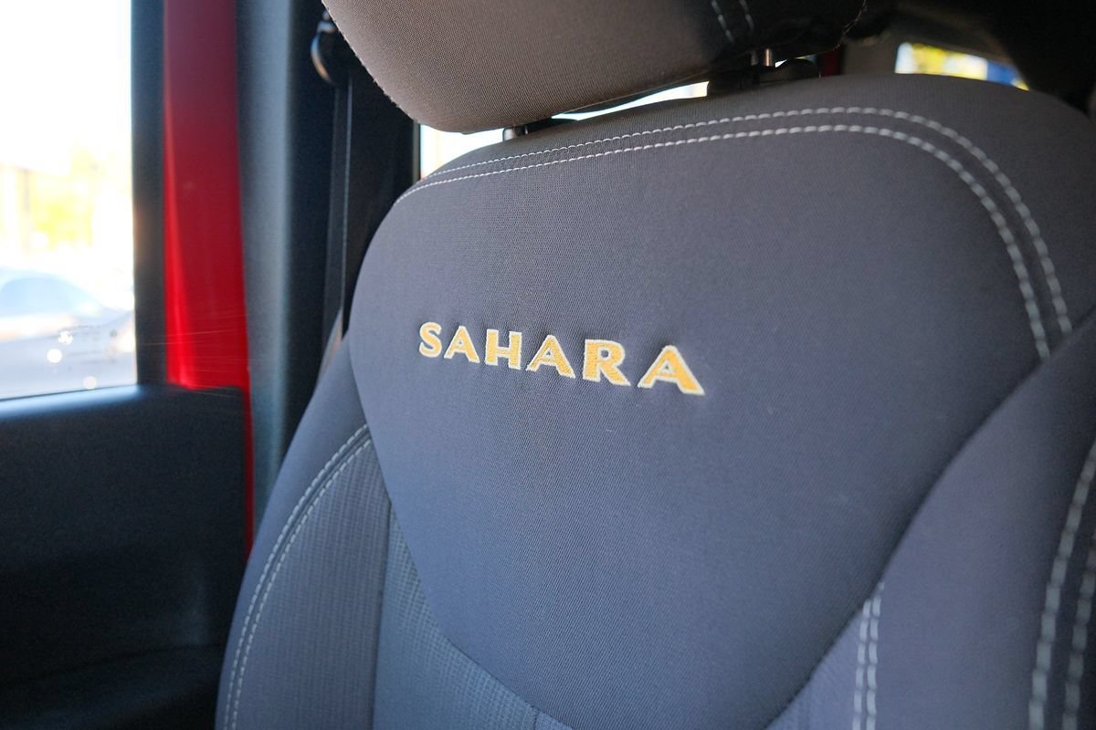 Used 2015 Jeep Wrangler Unlimited Sahara AWD/4WD image 37