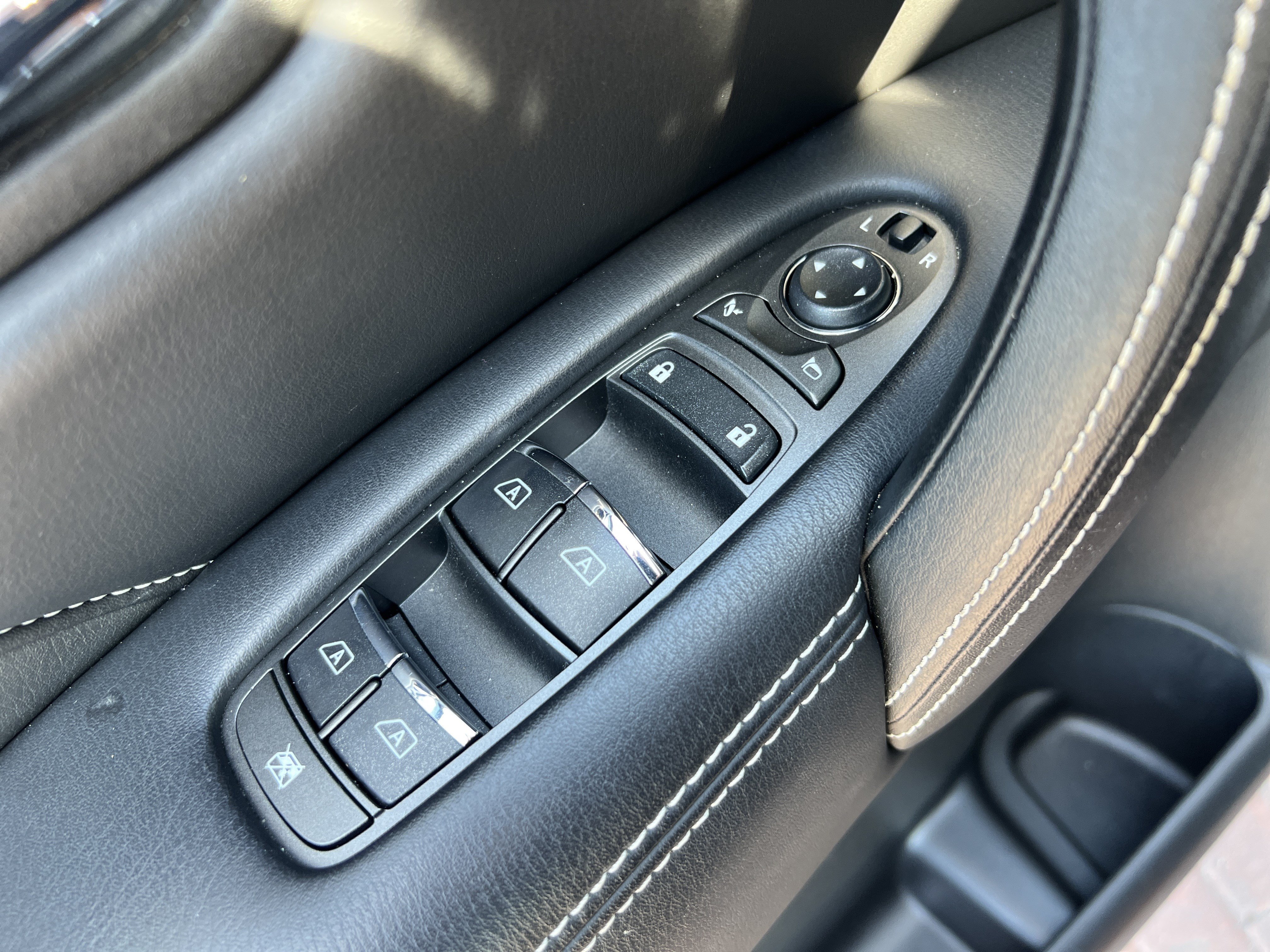 Used 2023 INFINITI QX80 Premium Select w/ All-Season Package RWD image 15
