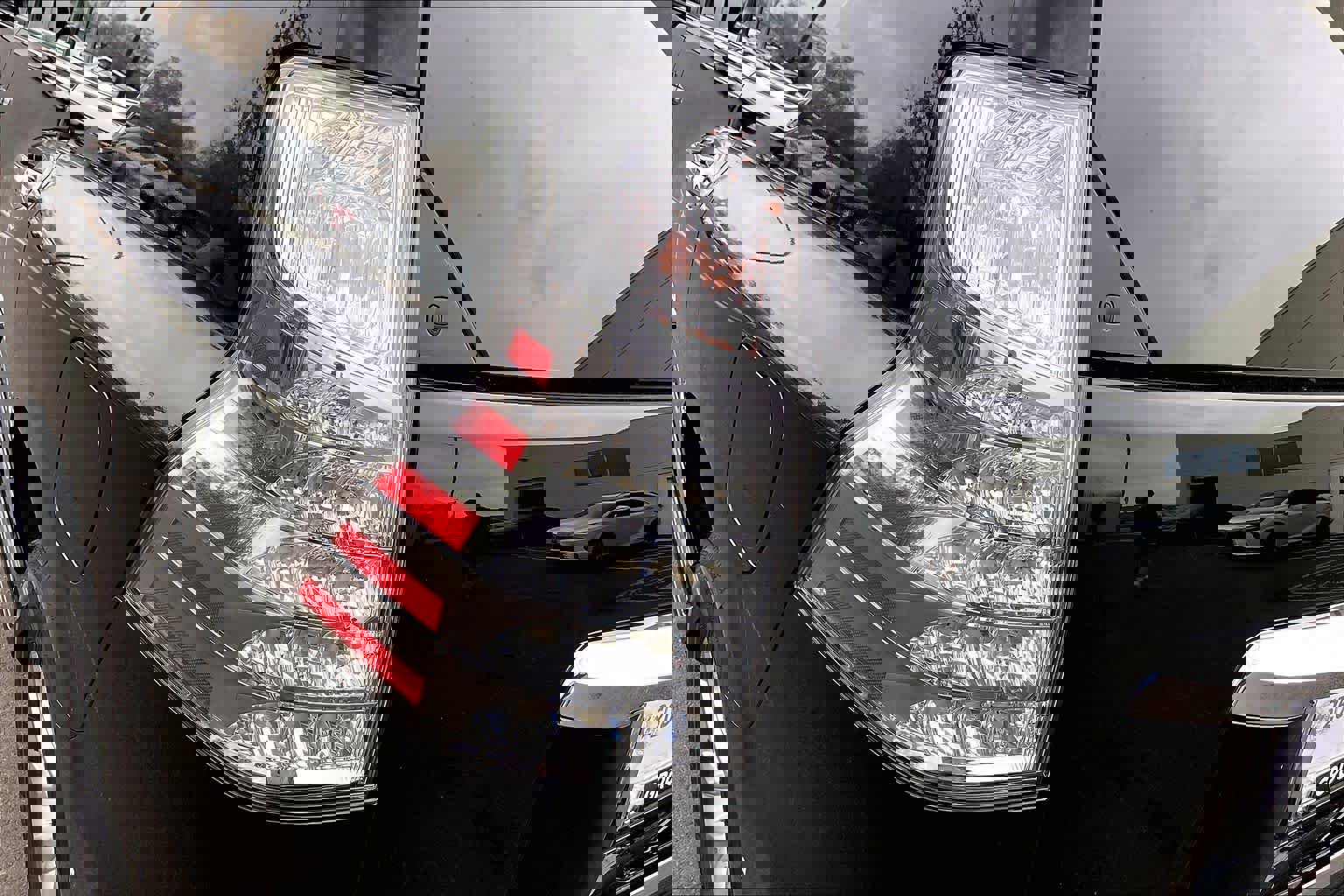 Used 2017 Lexus GX 460 Premium w/ Premium Package image 27