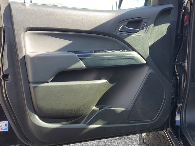 Used 2022 Chevrolet Colorado Z71 w/ Z71 Midnight Edition image 9