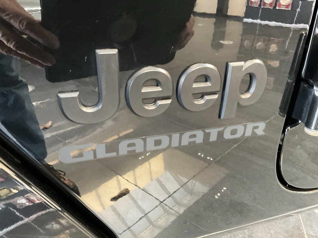 Used 2021 Jeep Gladiator Sport image 23