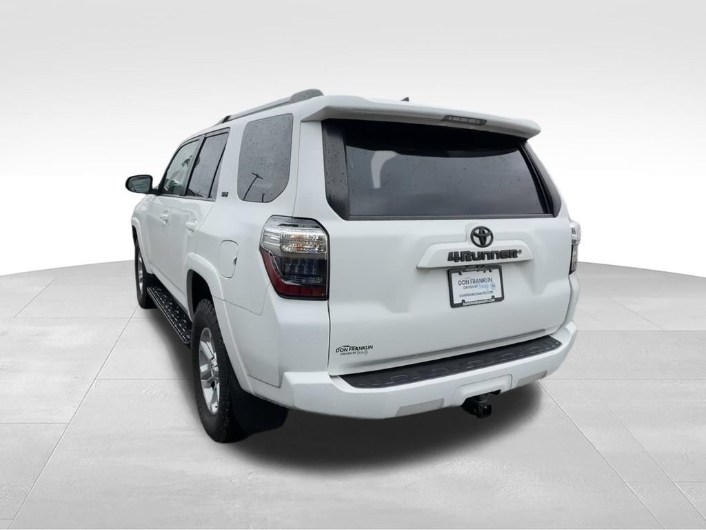 Used 2019 Toyota 4Runner SR5 AWD/4WD image 7