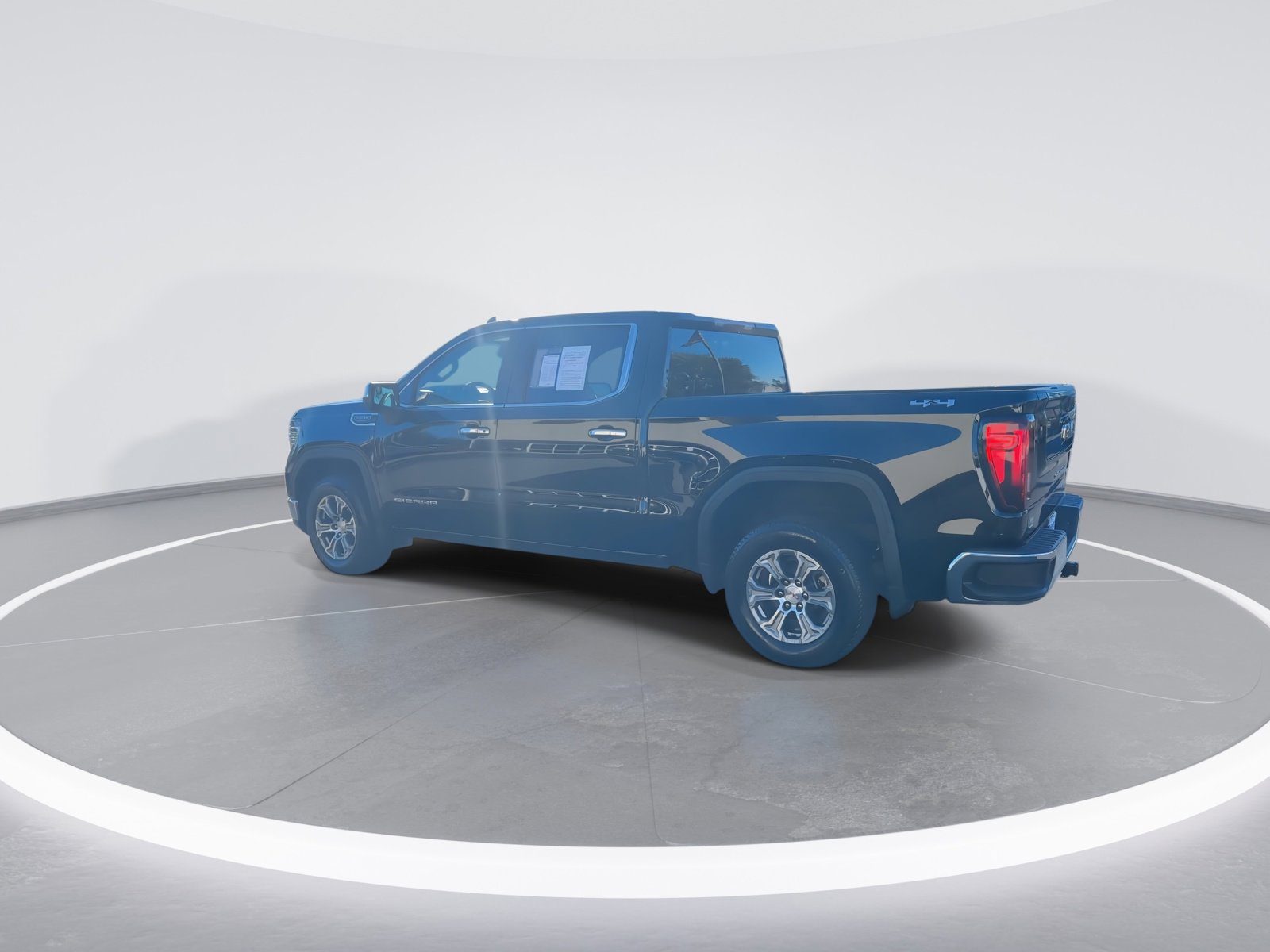 Certified 2024 GMC Sierra 1500 SLT image 7