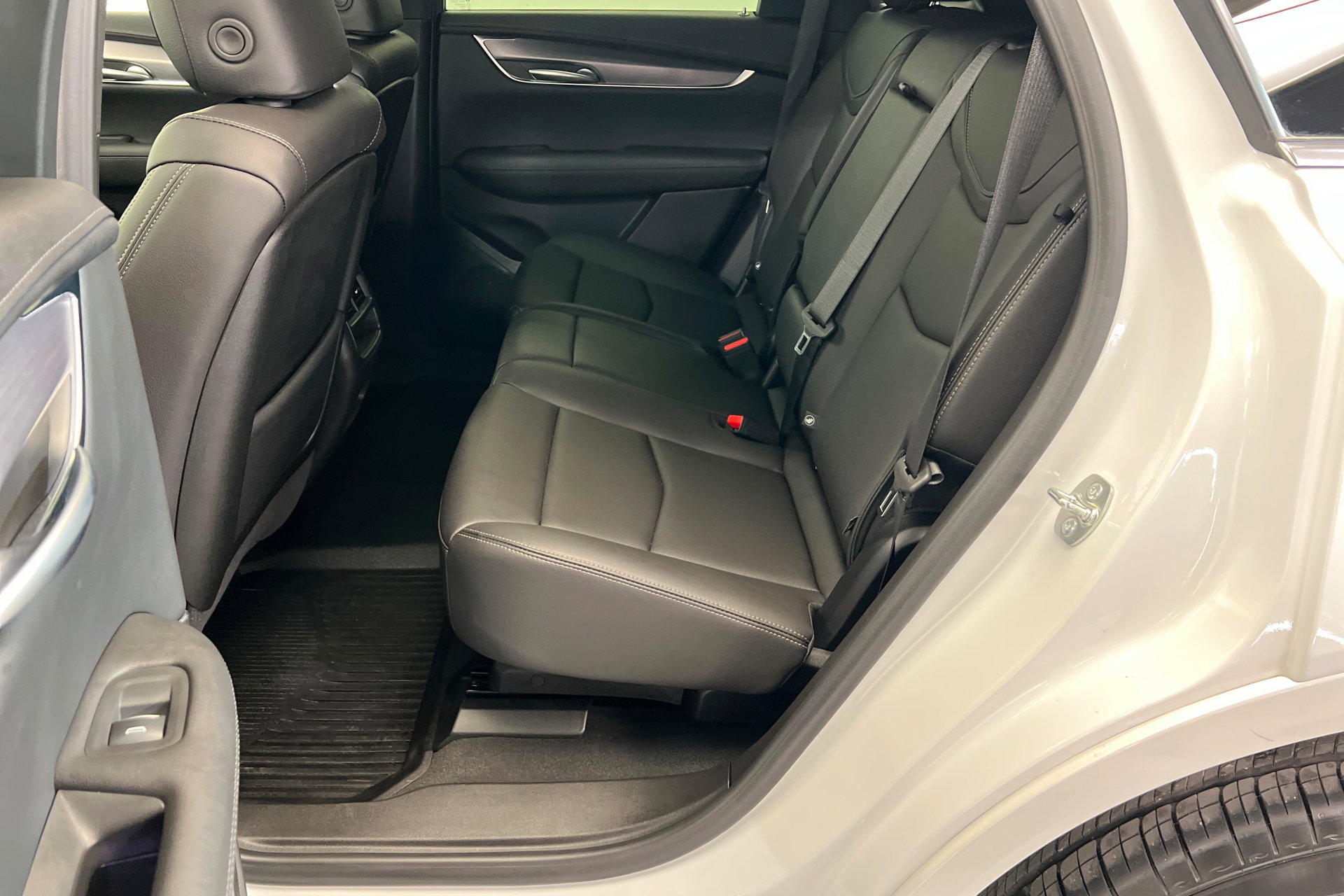 New 2025 Cadillac XT5 Luxury w/ LPO, Floor Liner Package image 22